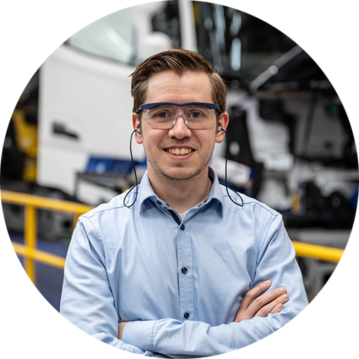 Lucas-Working-at-DAF-DEF
