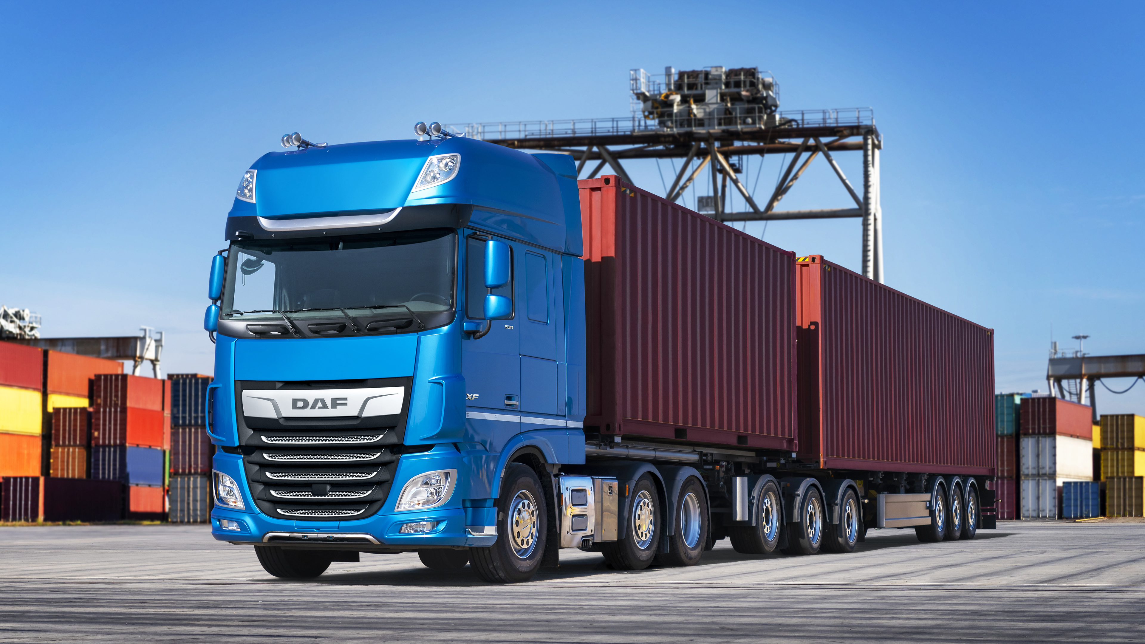 DAF-XF-FTG-6x2-SuperSpaceCab-Blue