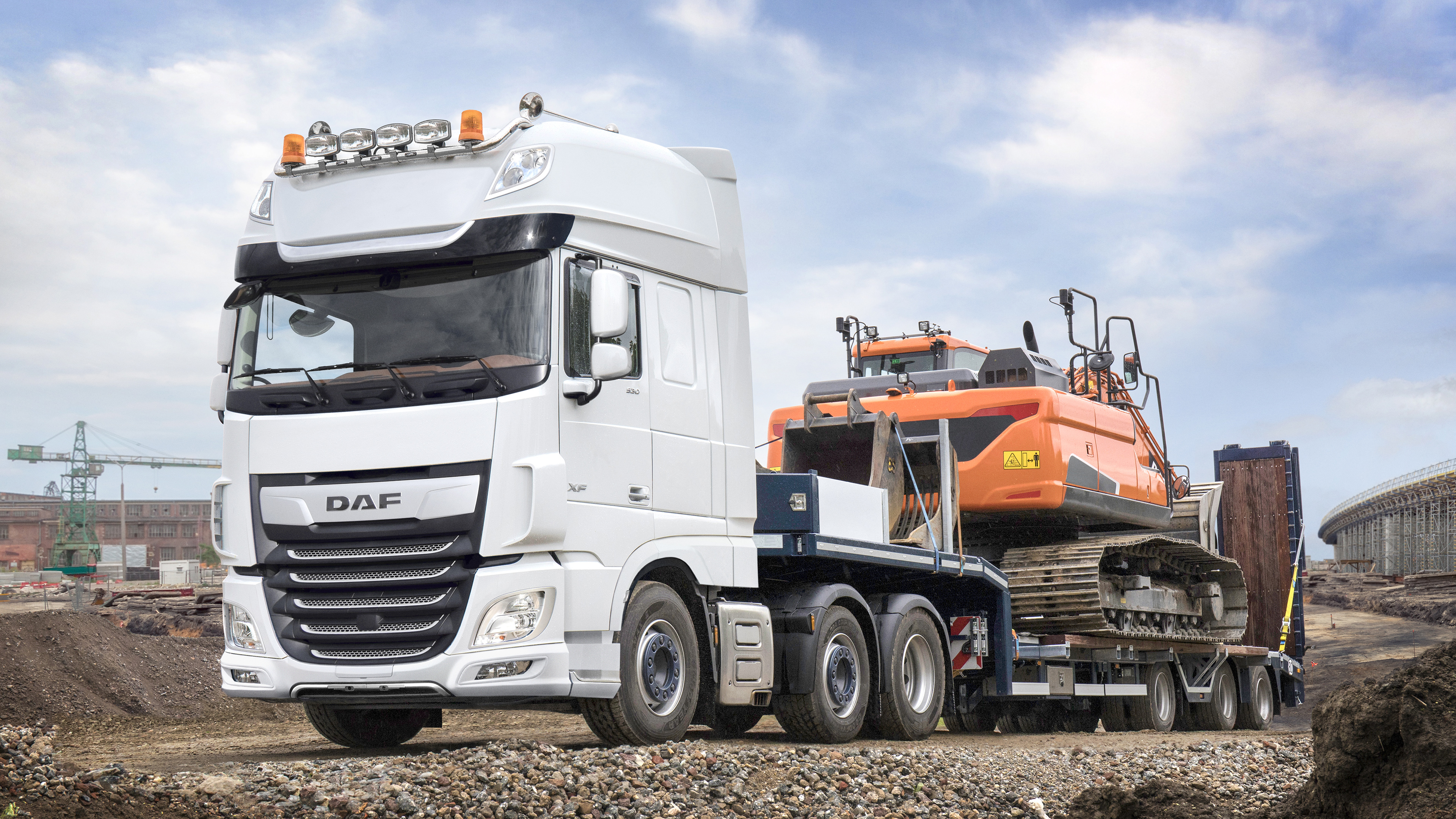 DAF-XF-FTG-6x2-SuperSpaceCab-white