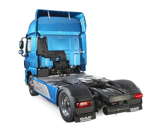 DAF Trucks N.V. on X: Do you want to feel the wind blow through your hair?  Or sleep under the stars? Our brand new DAF CF Convertible offers you all  you ever