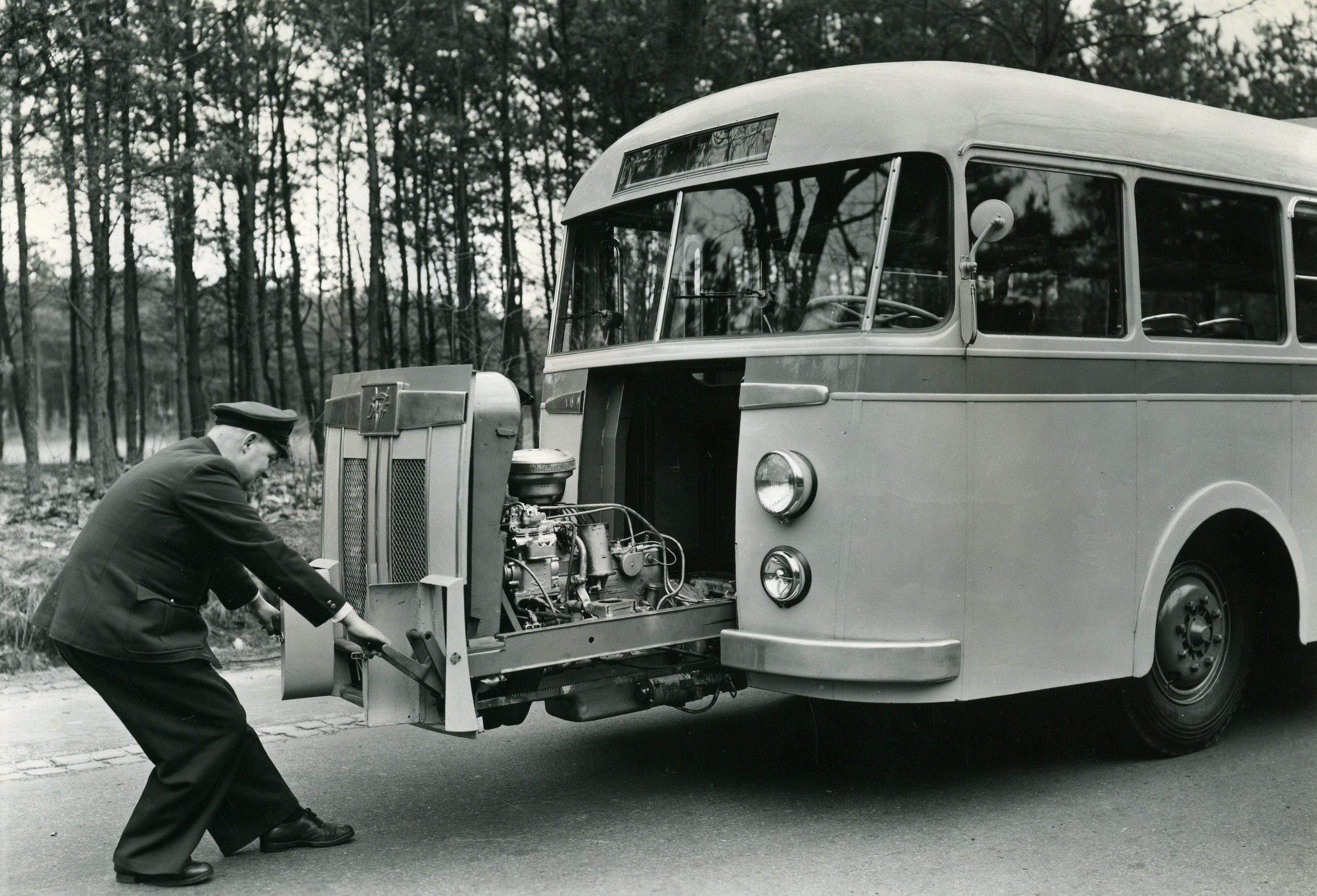 Автобус первую половину. Даф 1948 Verheul. DAF 1940. Автобус Даф 1949. DAF 1950.