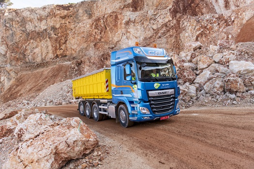 56-DAF-CF-480-FAW-8x4