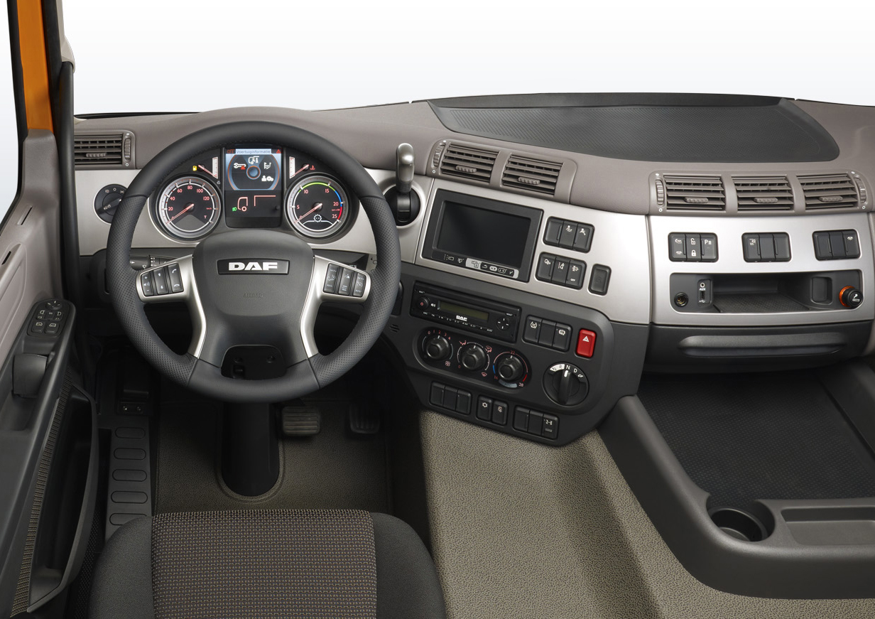 CF with PX7 engine now available with three axles - DAF Trucks N.V.
