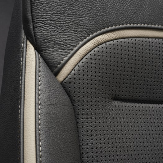 5.13. Beautiful leather trimming of seats in New Generation DAF trucks