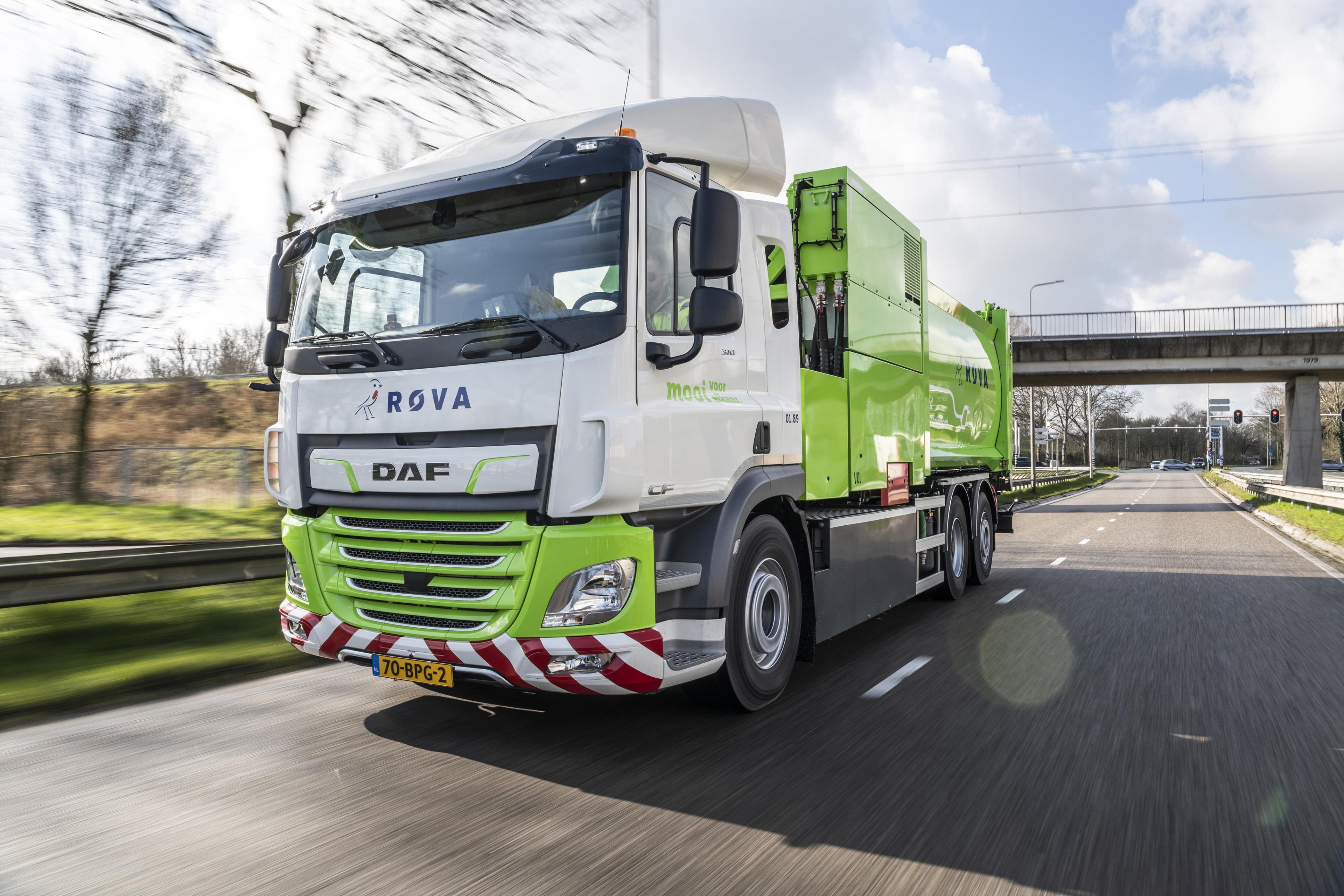 First DAF CF Electric refuse collection truck delivered to ROVA DAF