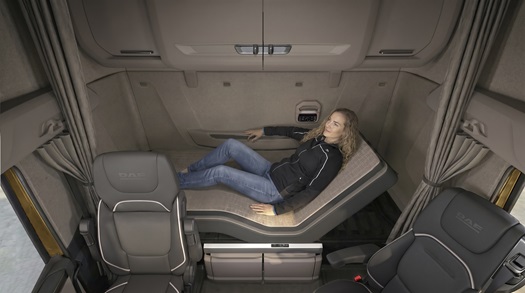 22-DAF-Single-Driver-Luxury-Package-Driver-on-Relax-Bed