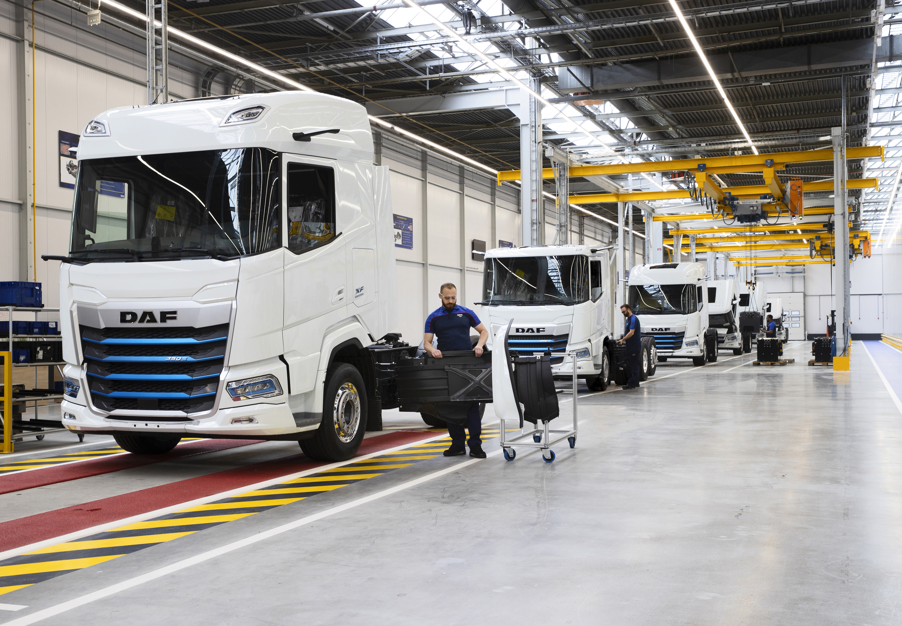 DAF shows two new electric trucks to launch in 2023