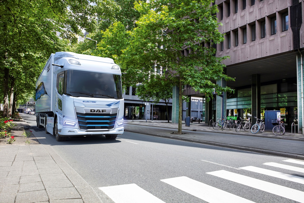 DAF XD and XF Electric in long distance zero emission truck